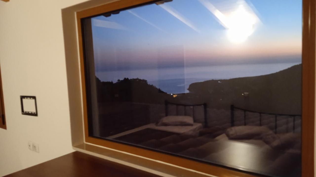 Tolis Rooms Химара Экстерьер фото