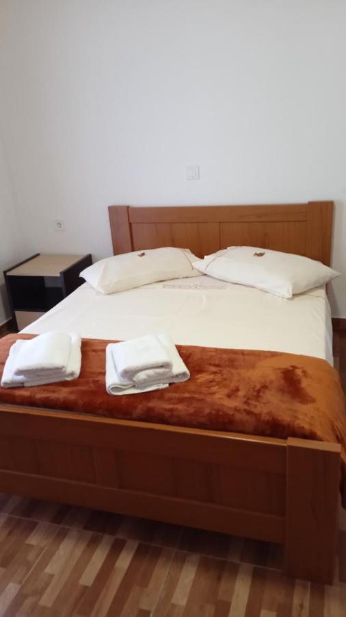Tolis Rooms Химара Экстерьер фото