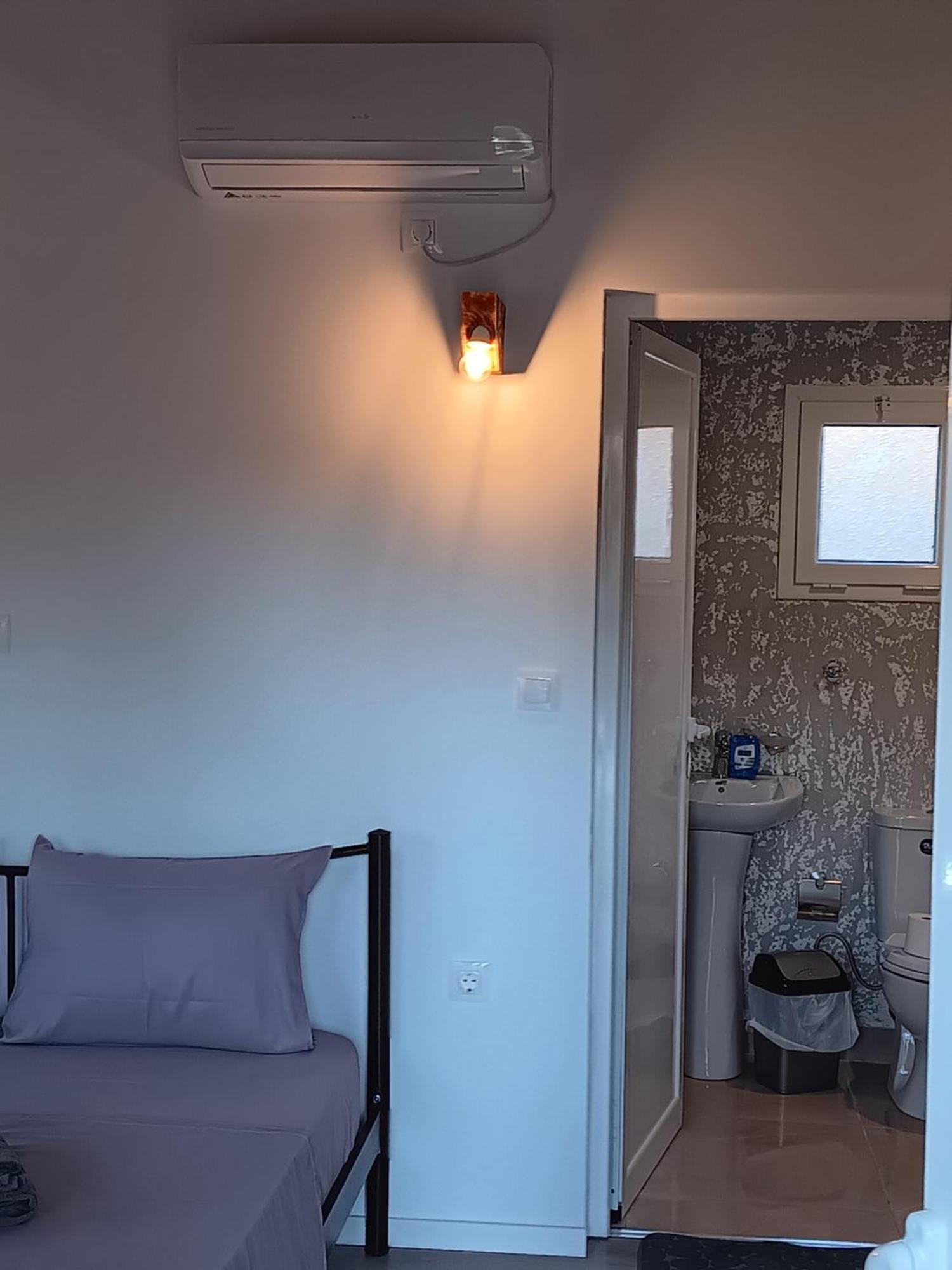 Tolis Rooms Химара Экстерьер фото