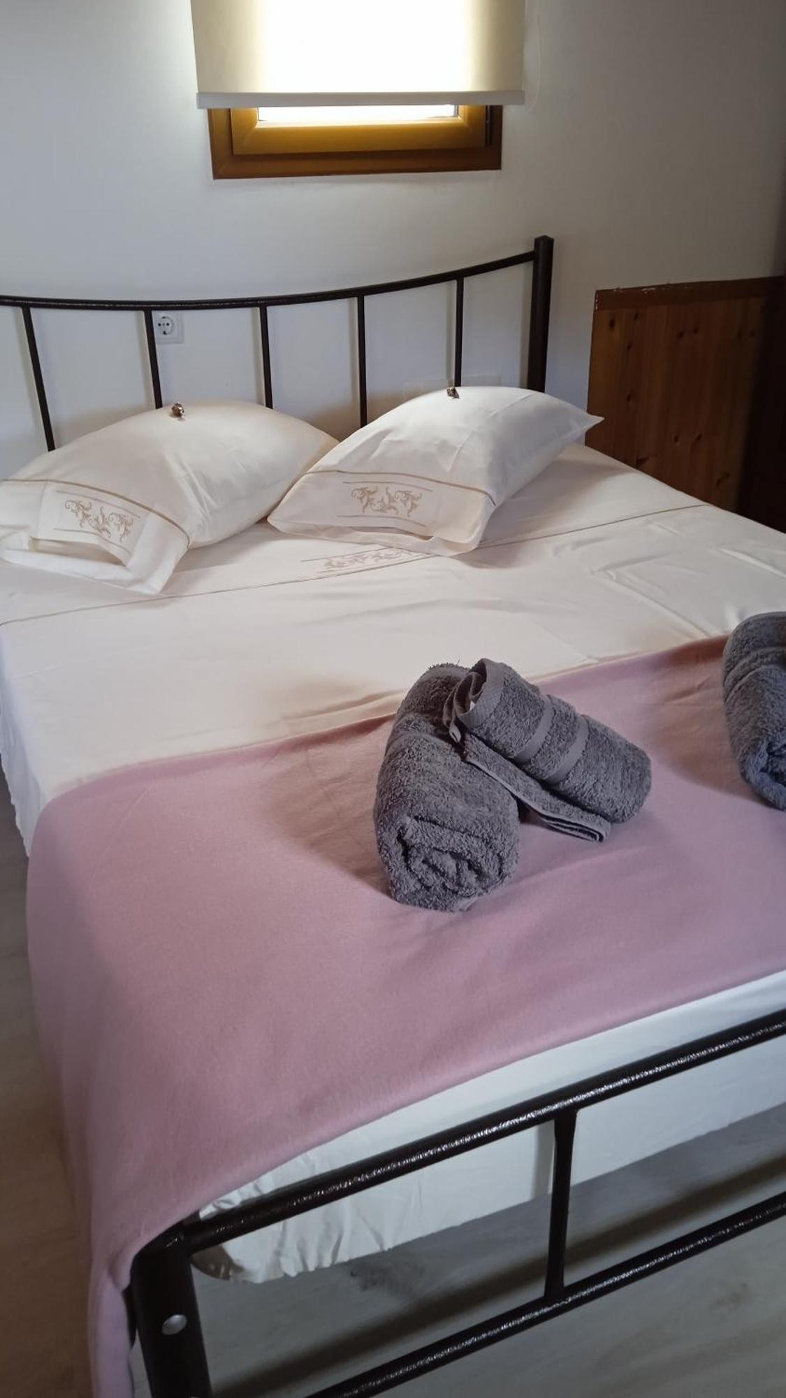 Tolis Rooms Химара Экстерьер фото