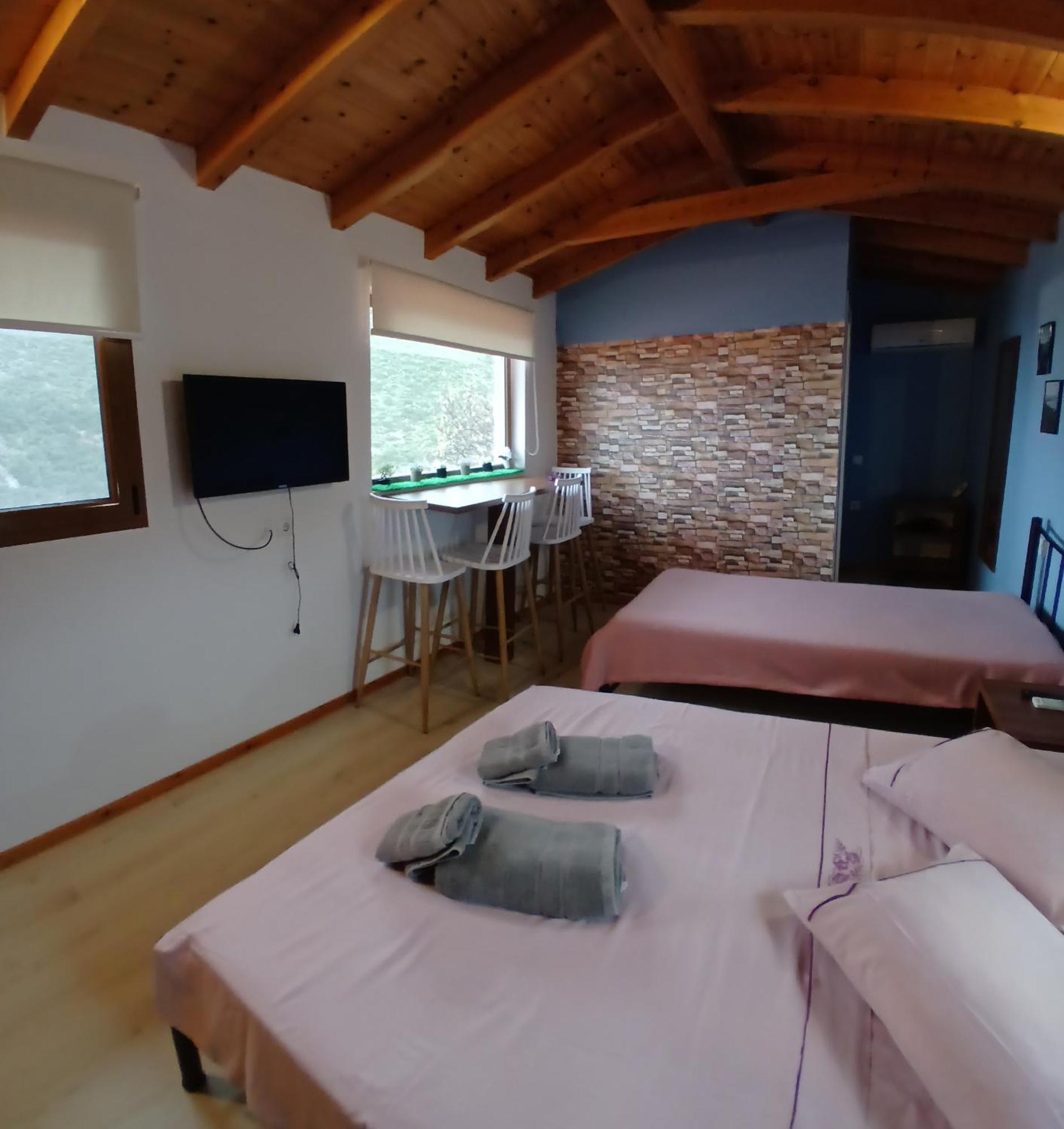 Tolis Rooms Химара Экстерьер фото