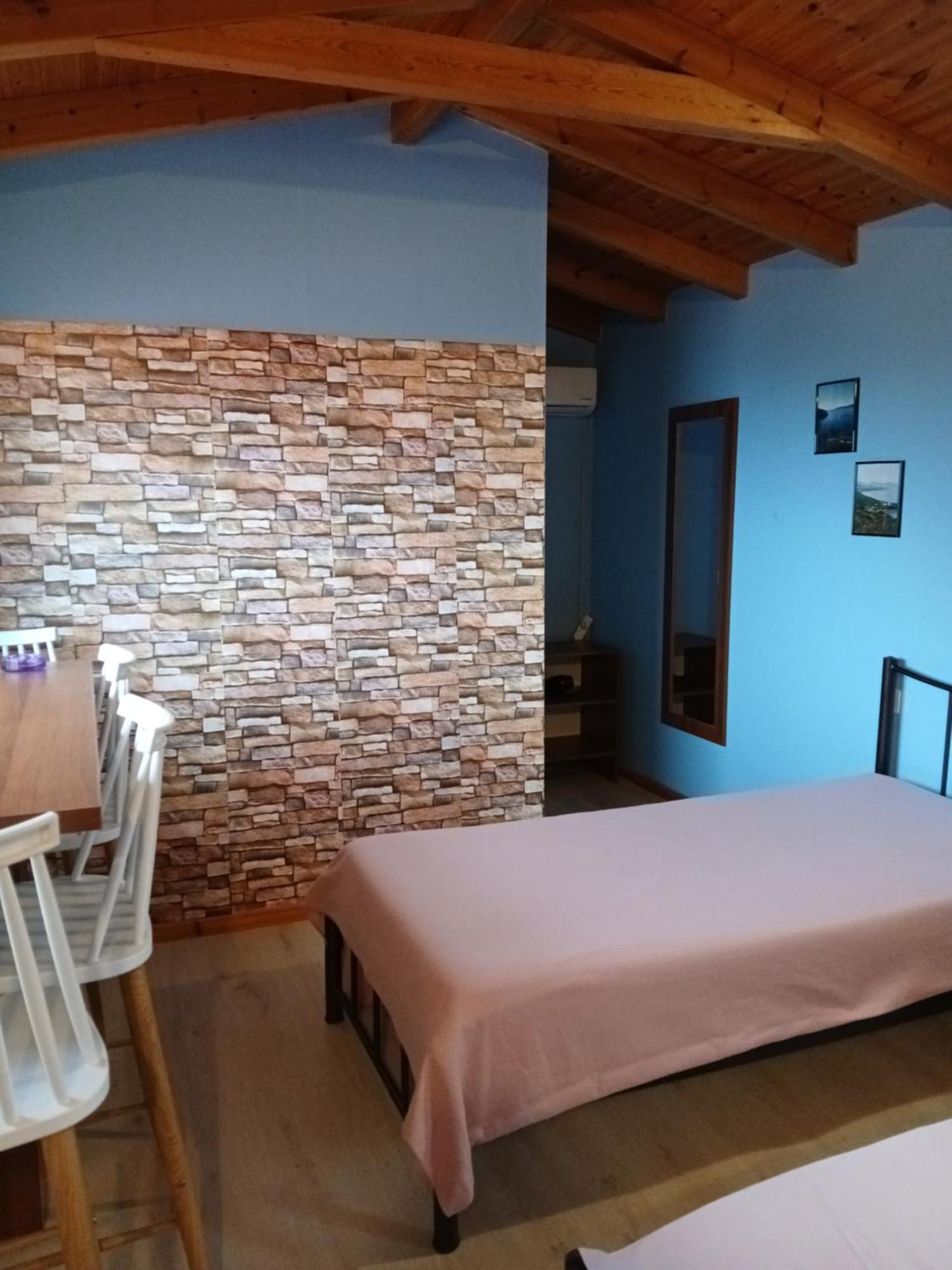 Tolis Rooms Химара Экстерьер фото